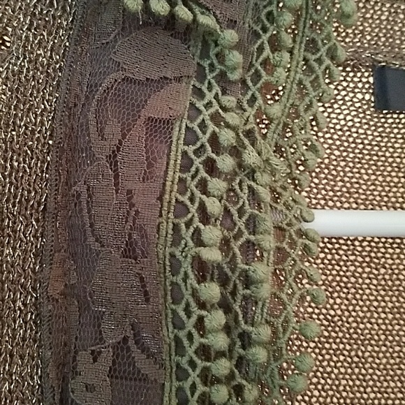 Covering - Picture 2 of 4